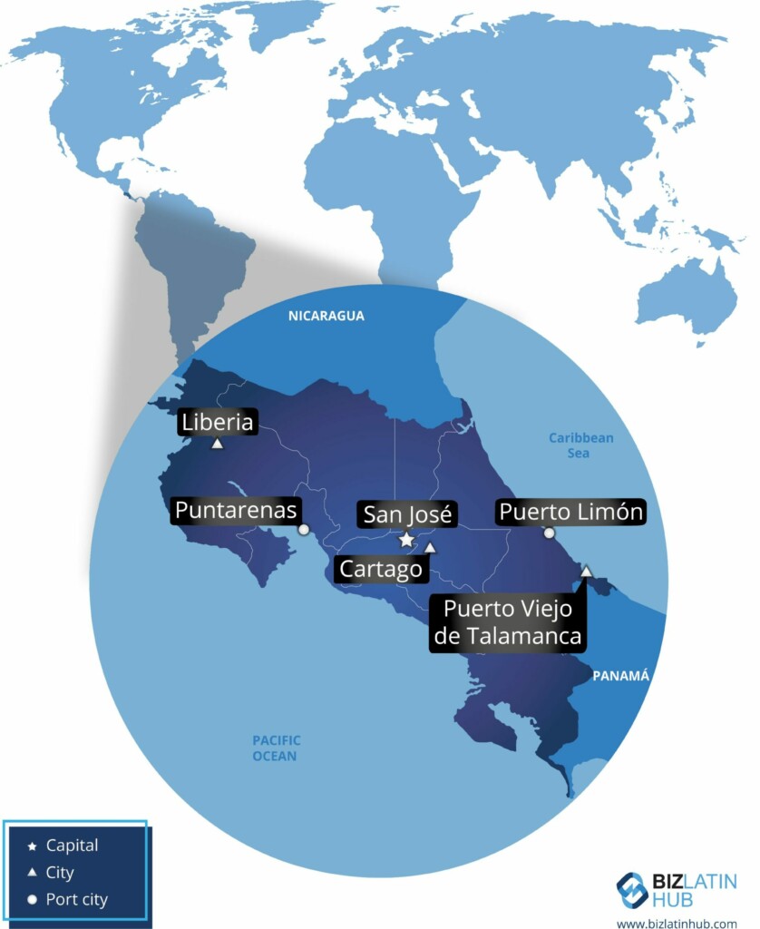 Um mapa-múndi destacando um close-up da Costa Rica, mostrando várias cidades, incluindo a capital, San José, bem como Libéria, Puntarenas, Puerto Limón, Cartago e Puerto Viejo de Talamanca. O mapa detalha as localizações das capitais e cidades portuárias essenciais para os negócios na Costa Rica. 