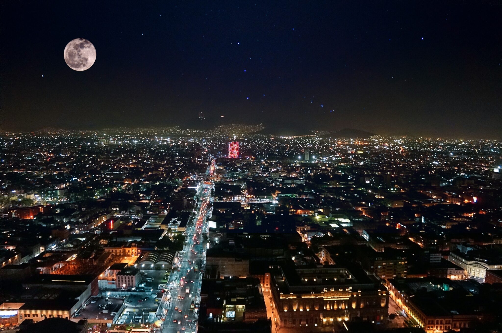 Vista aérea noturna da Cidade do México, um destino popular entre aqueles que querem abrir uma filial no México.  