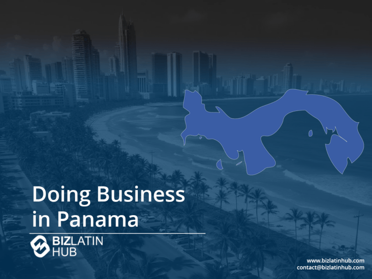 Uma vista da paisagem urbana de prédios altos ao longo de um litoral com um mapa de silhueta azul sobreposto do Panamá. O texto diz "Doing Business in Panama" (Fazendo negócios no Panamá) junto com o logotipo da Biz Latin Hub e informações de contato no canto inferior direito.